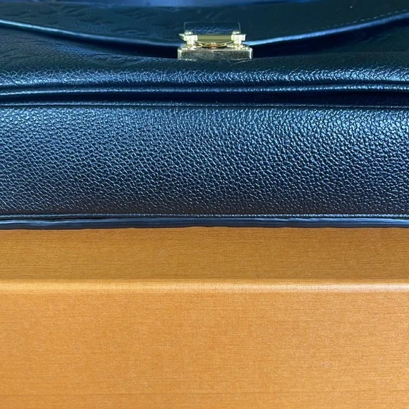 Louis Vuitton Pochette Métis in Empreinte Black Leather - Picture 6 of 16